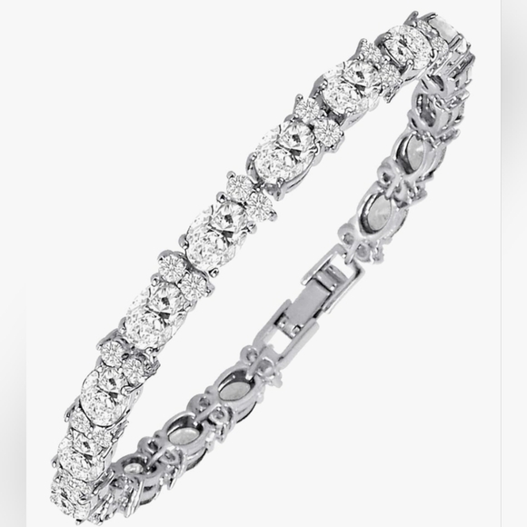 Jewelry - Tennis Bracelet Cubic Zirconia - Oval 7x5mm Gemstones - Round 2.50mm. 7"